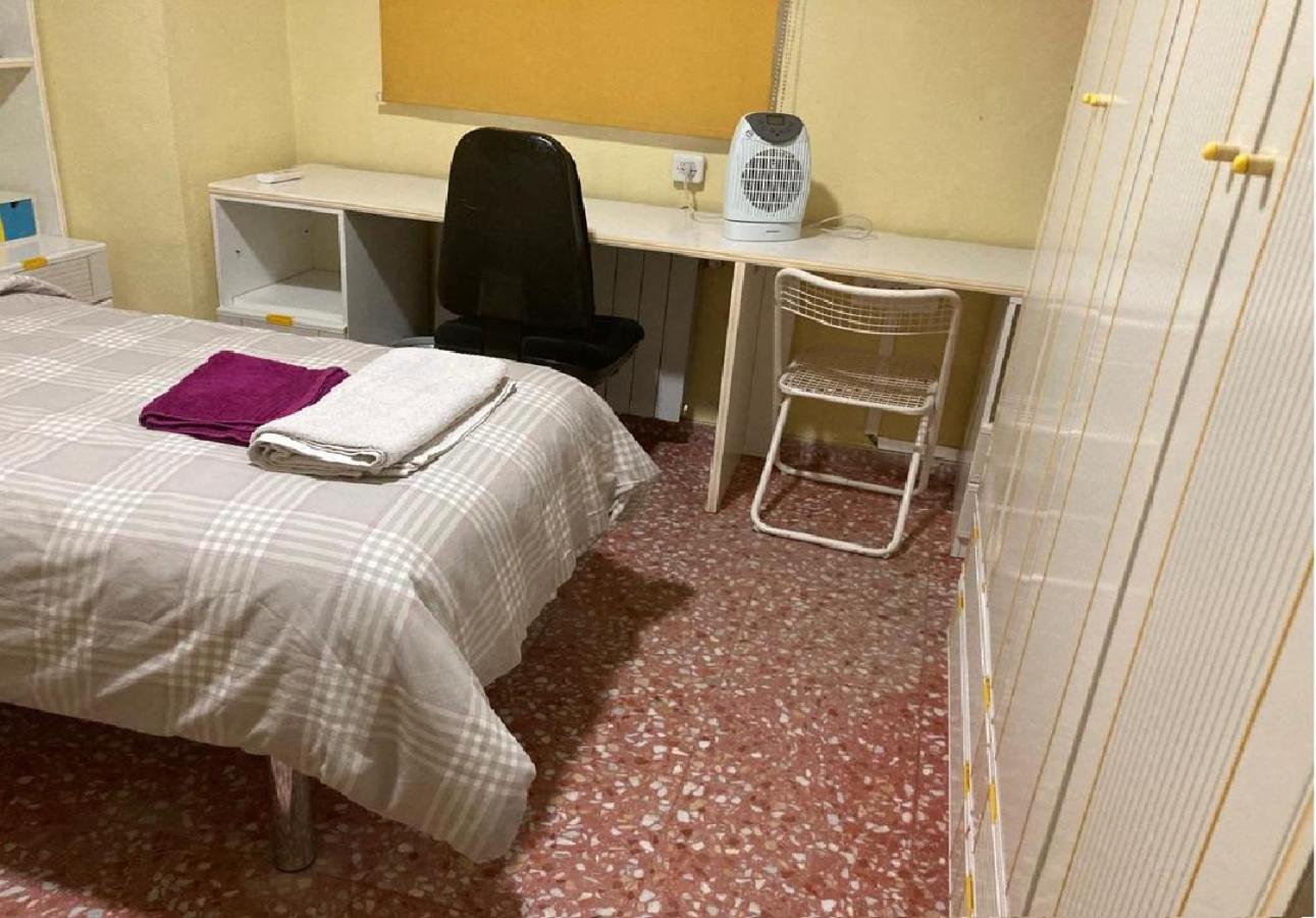 Habitacion En Casa Rural Particular El Palomar 비예나 객실 사진